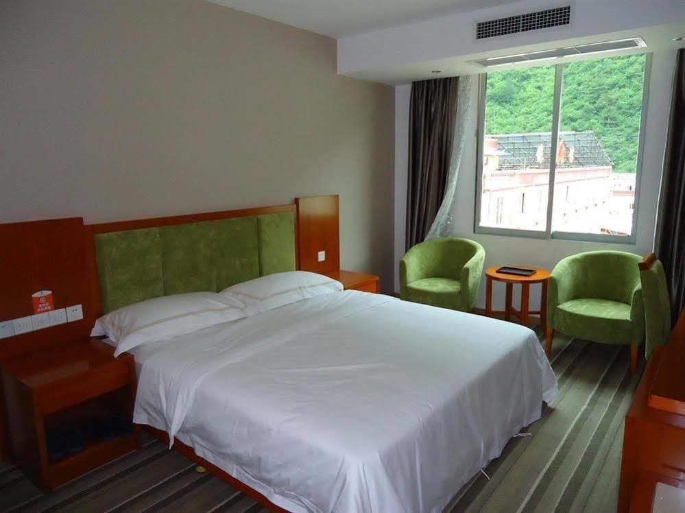 5 Yue Hotel Jiuzhaigou Exterior photo